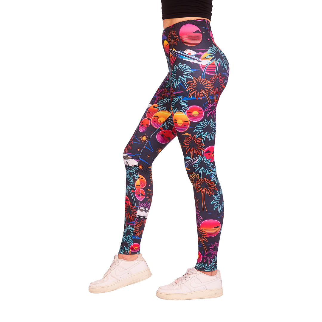 Zijaanzicht van de Miami Vice Palm Paradise legging met kleurrijke jaren-tachtigprint